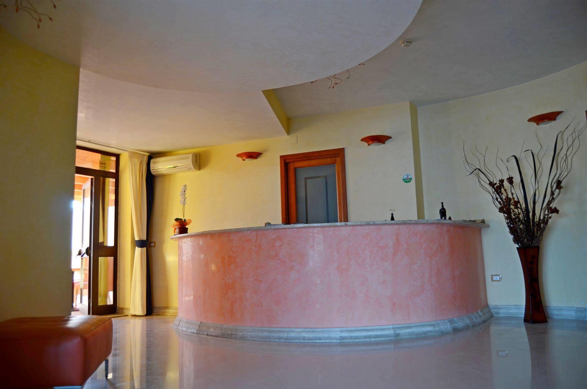 Hotel Costa Antiga Кастельсардо Экстерьер фото